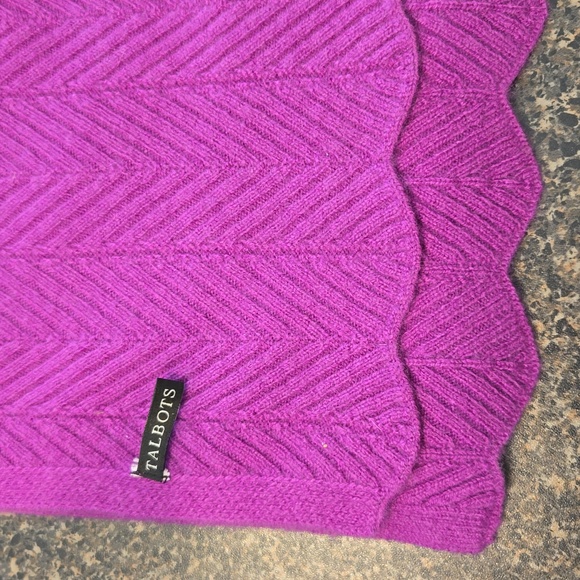 Talbots Scarf - Picture 2 of 2